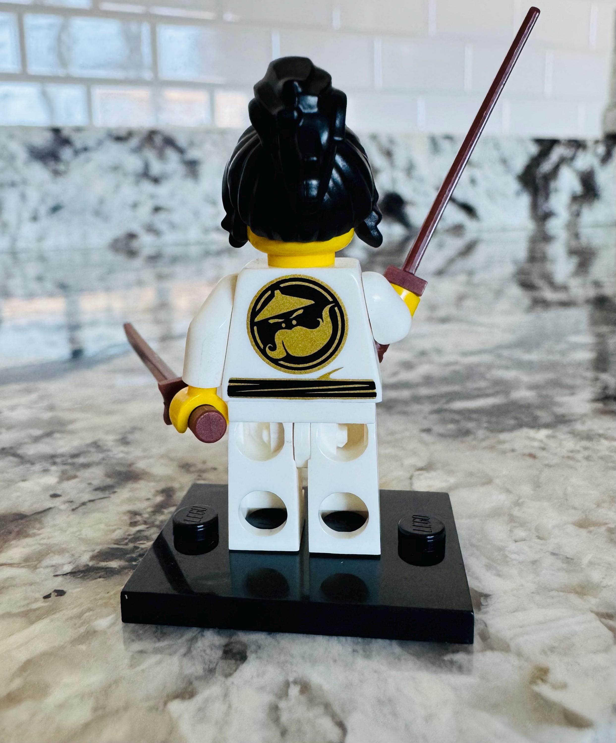 LEGO Ninjago Nya Minifigure White Wu-Cru Training Gi (njo0430) w/ Weapons & Display Stand | Genuine LEGO