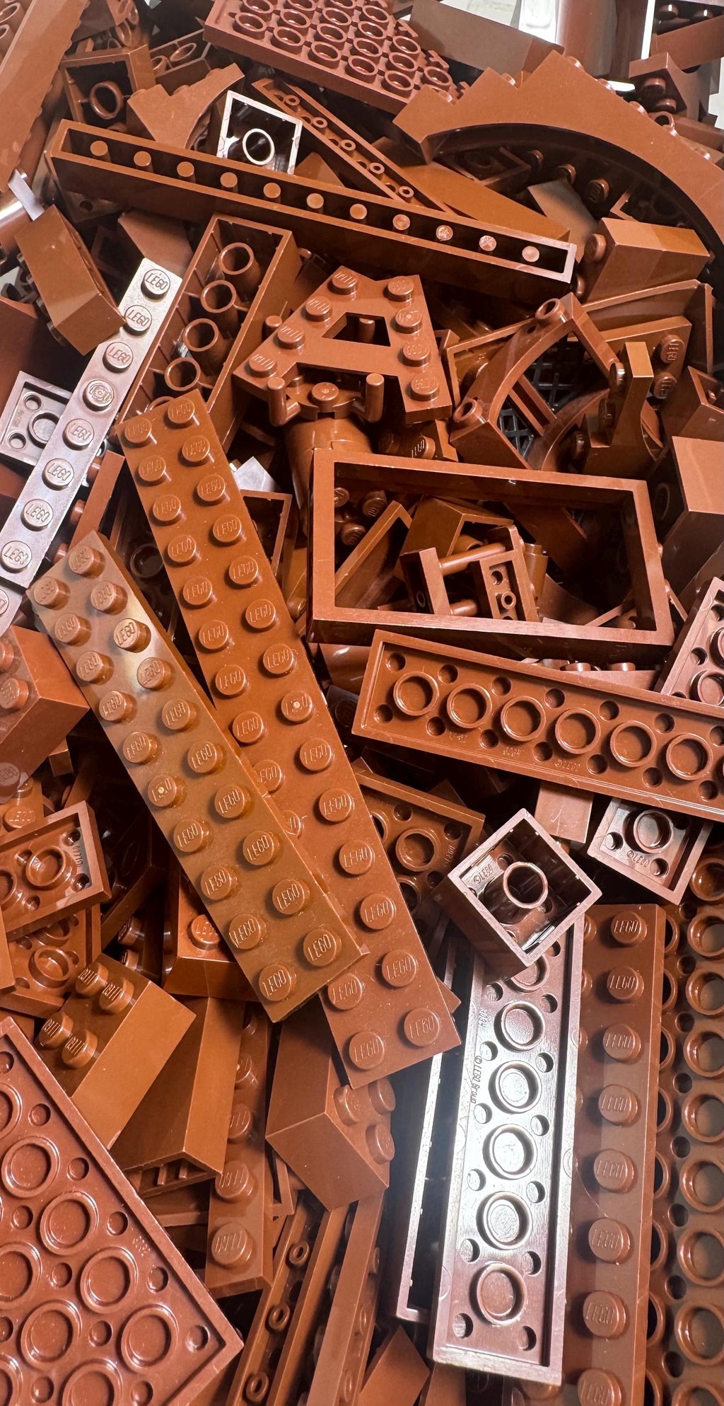 100 LEGO® Brown Bricks & Plates – Genuine LEGO Parts – Bulk Building Pieces