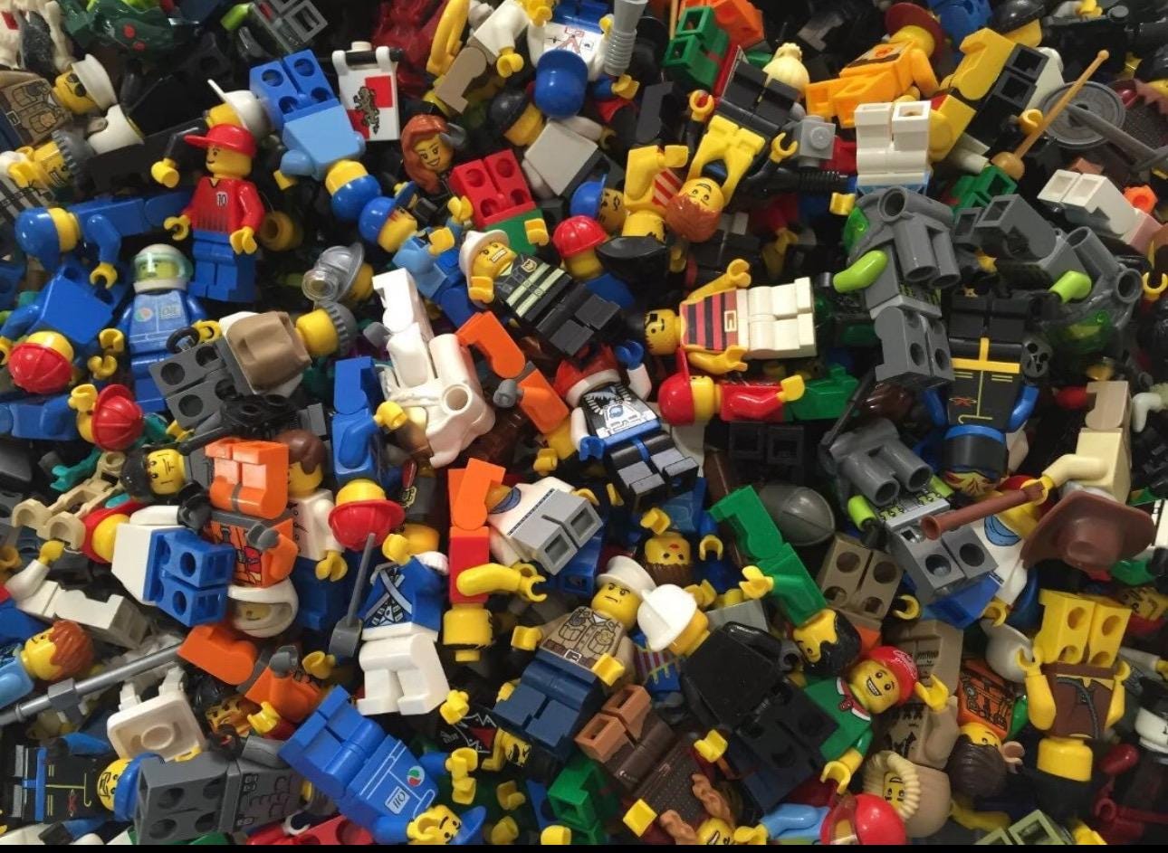 Lego Minifigure Bundle Pack x20 with accessories!