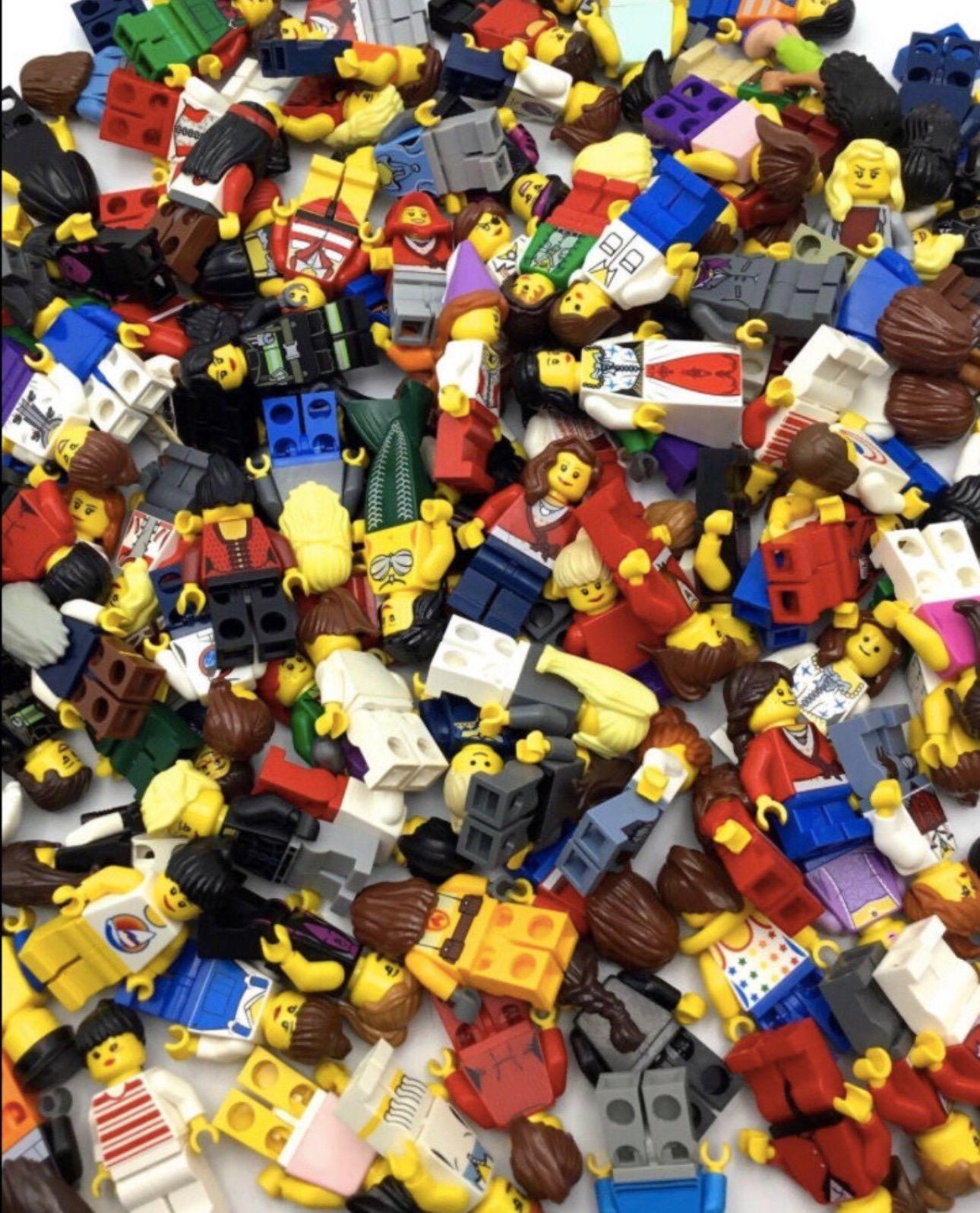 Lego Minifigure Bundle Pack x20 with accessories!