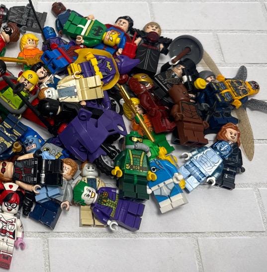 5 Random Retired LEGO Superhero Minifigures Marvel DC Lot – Heroes & Villains Clean