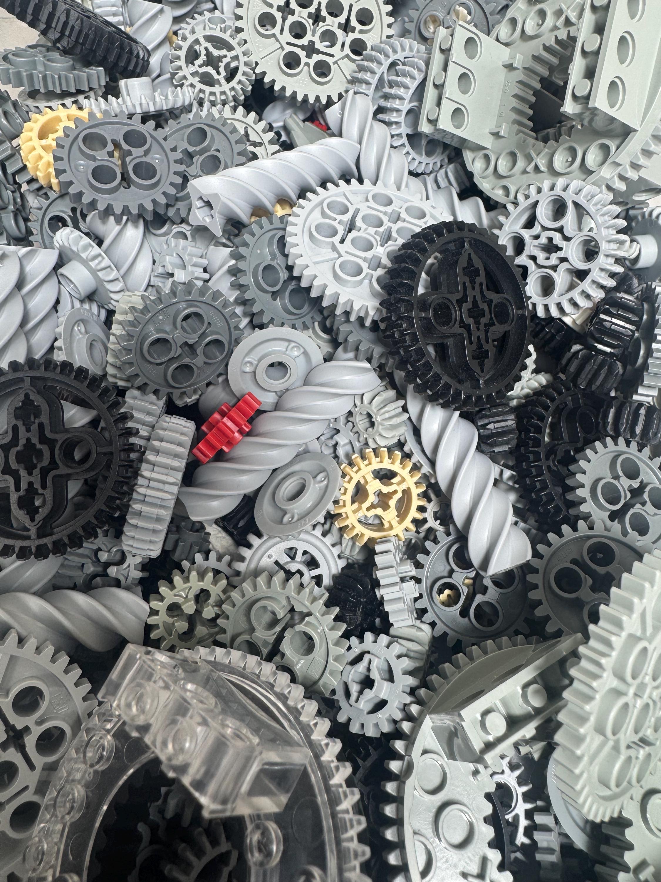 30 Random LEGO Gears | Technic Gear Lot Assorted Sizes | Genuine LEGO Parts | Great Condition