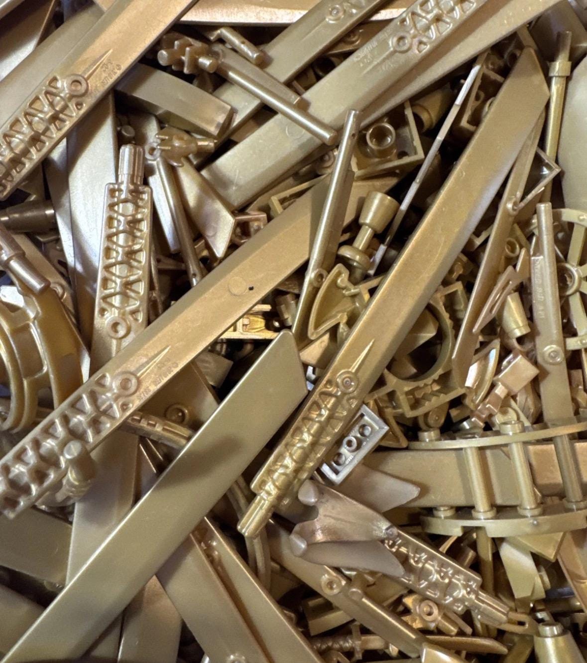 100 Pearl Gold LEGO® Pieces – Genuine Bulk Assortment