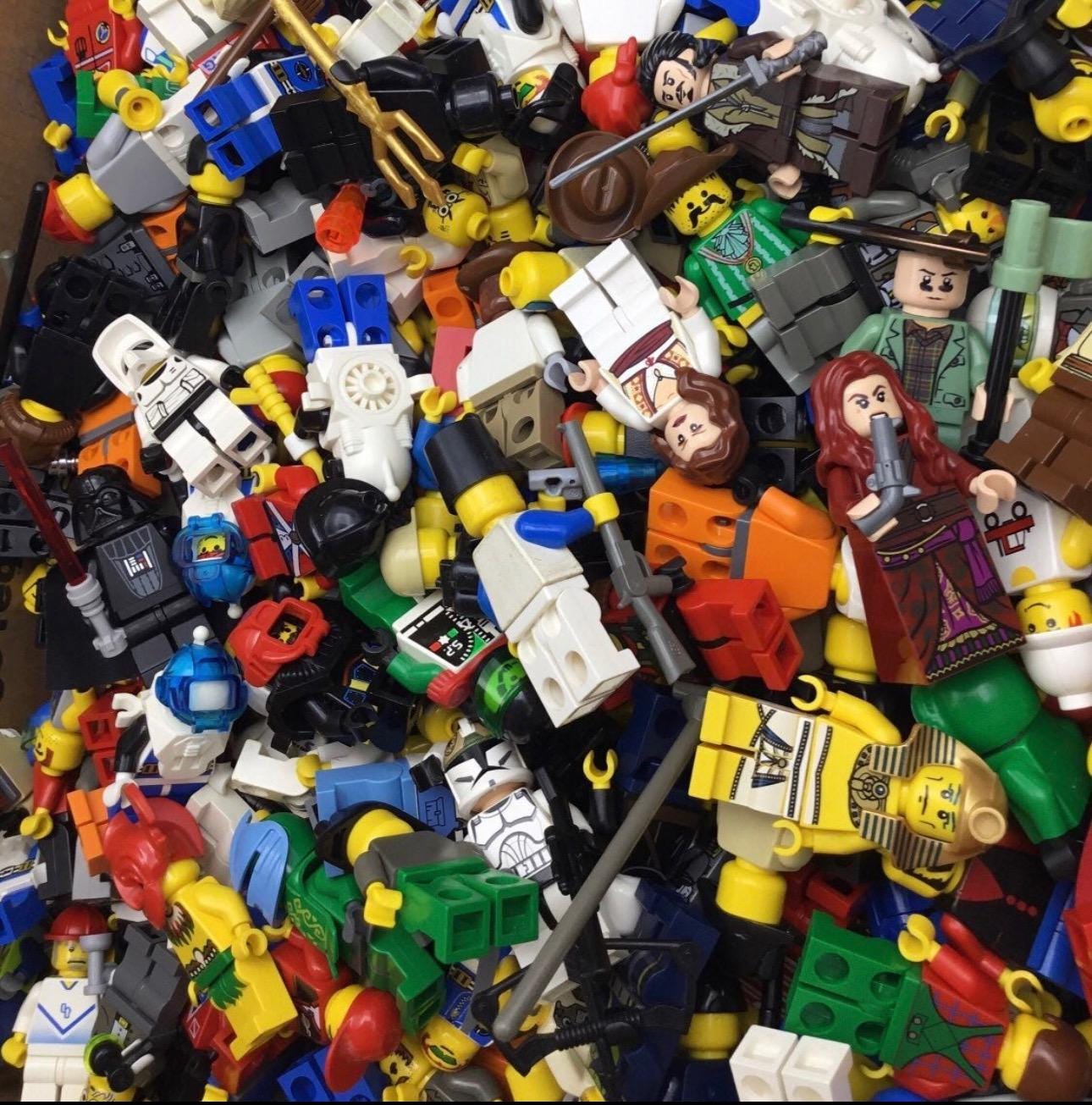 Lego Minifigure Bundle Pack x20 with accessories!