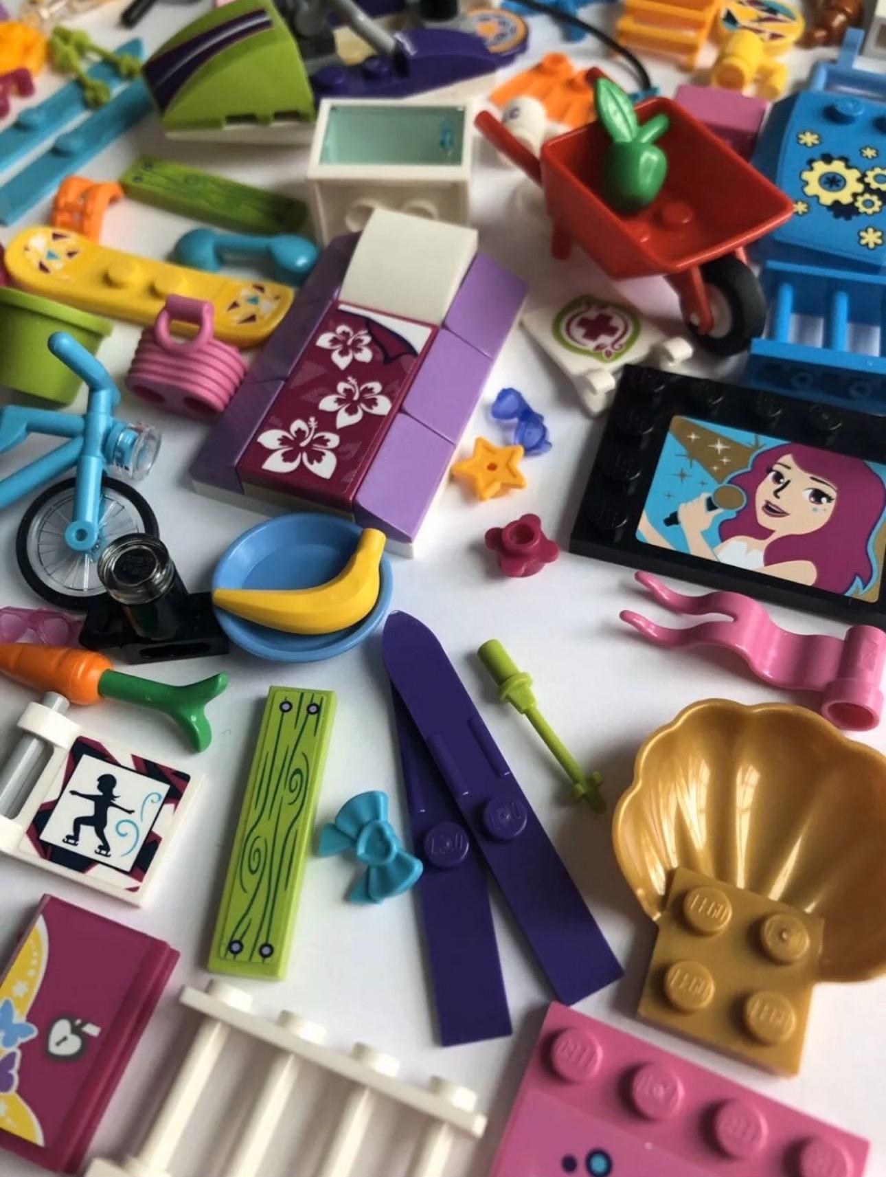 LEGO Friends Girl Accessory Assortment of 50 pieces